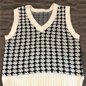 Amazon Houndstooth Sweater Vest - Very Good Condition